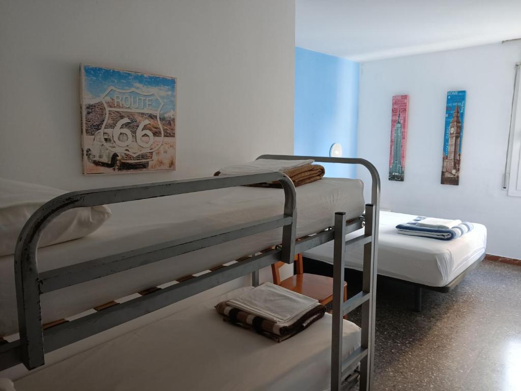Postel nebo postele na pokoji v ubytování Piso Jover alojamiento para mayores de 25 AÑOS !!