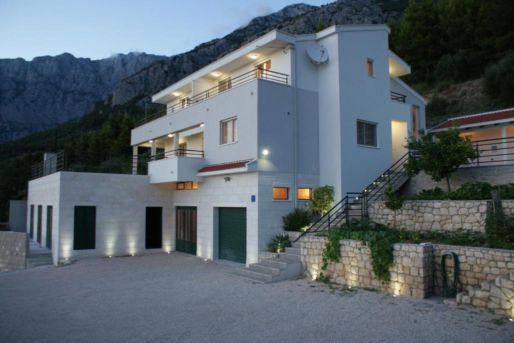 Nespecifikovaný výhled na hory nebo výhled na hory při pohledu z apartmánu