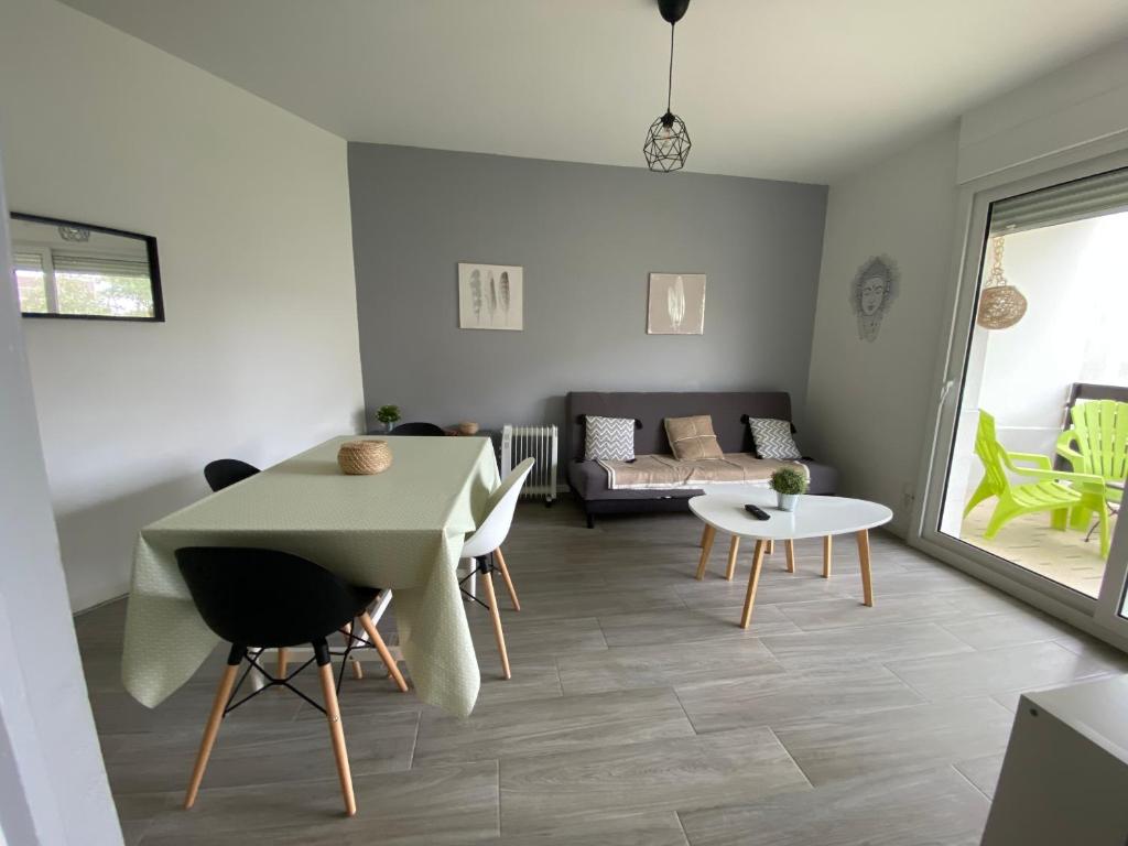 Posezení v ubytování Labenne Ocean - joli appt avec terrasse -T2 300m plage