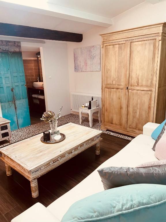 Posezení v ubytování B&B Temps Suspendu Provence