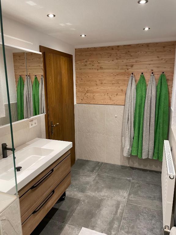 Baðherbergi á FerienWohnung Weer