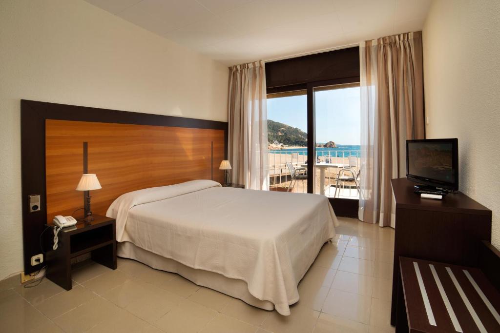 Hotel Restaurante Capri, Tossa de Mar – Updated 2022 Prices