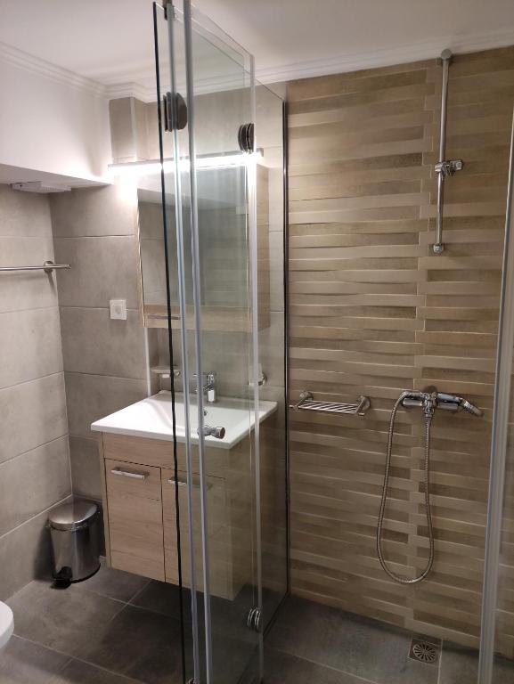 Gregory Apartments - 7