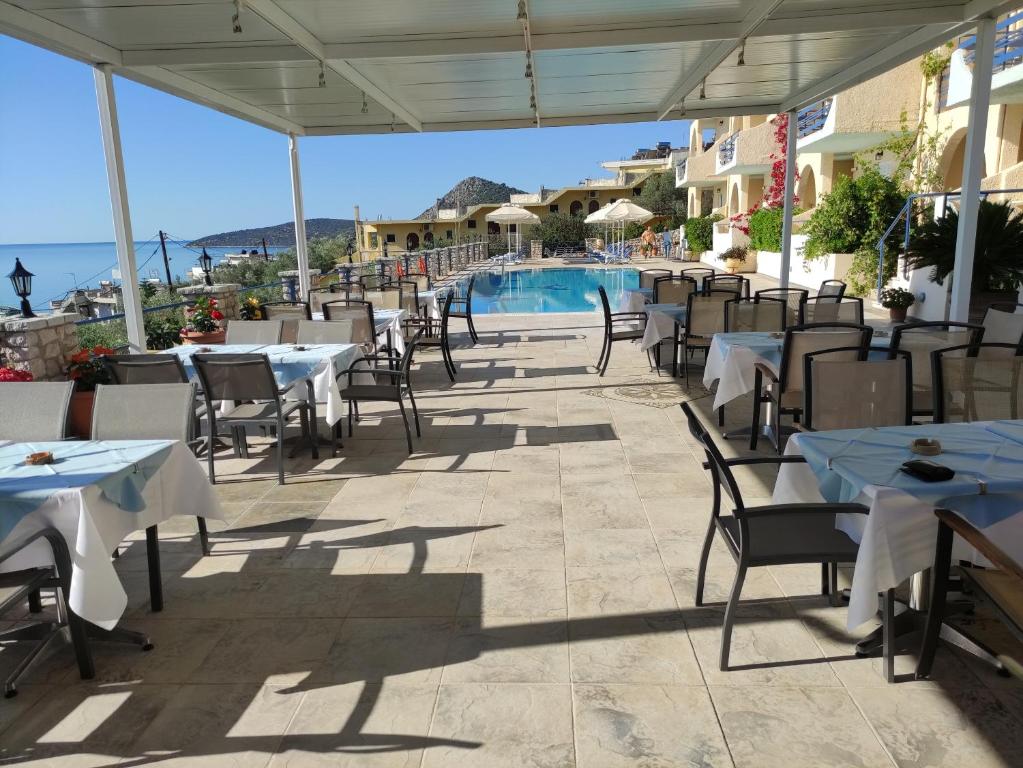 Gregory Apartments - 4