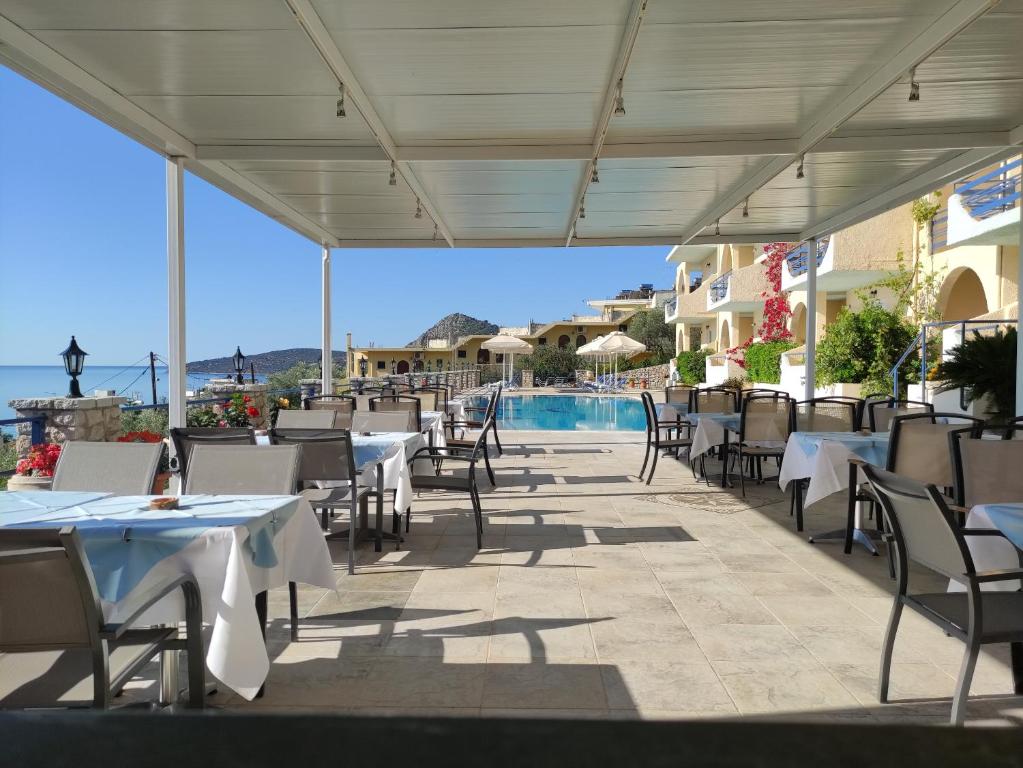 Gregory Apartments - 3