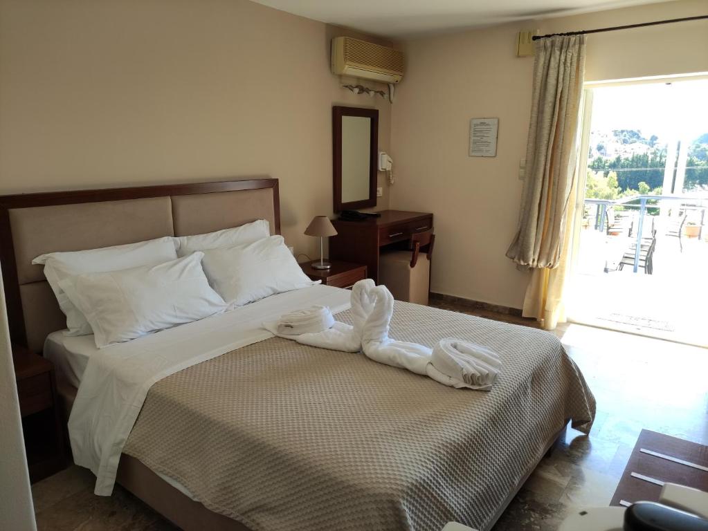 Gregory Apartments - 9