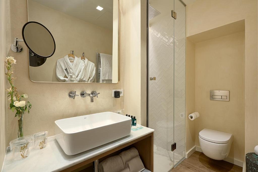Koupelna v ubytování Suites Murillo Plaza Sta. Cruz