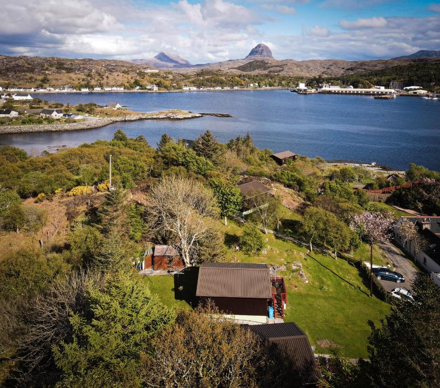 Caisteal Liath Chalets in Lochinver, Highland, Scotland