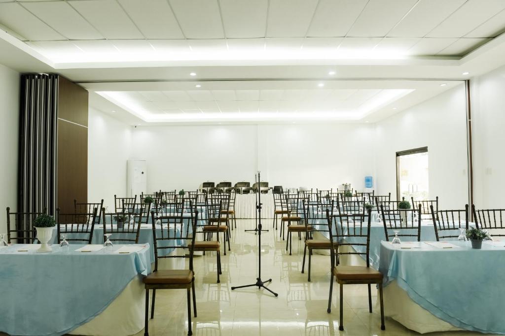 Restaurace v ubytování Holiday Suites