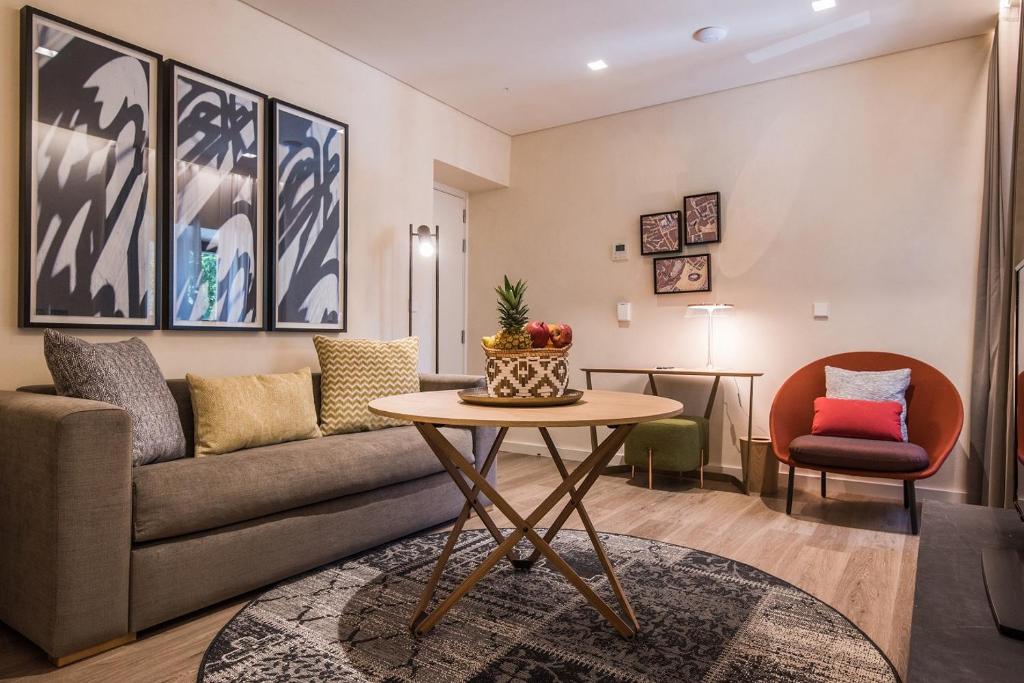 Posezení v ubytování Suites Murillo Plaza Sta. Cruz