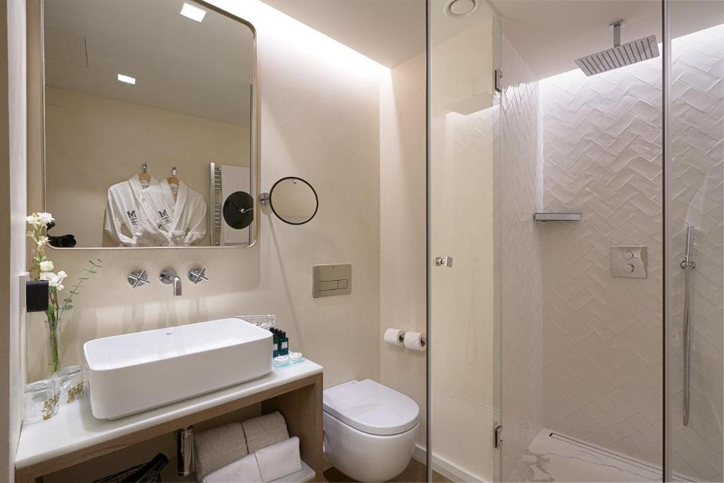 Koupelna v ubytování Suites Murillo Plaza Sta. Cruz