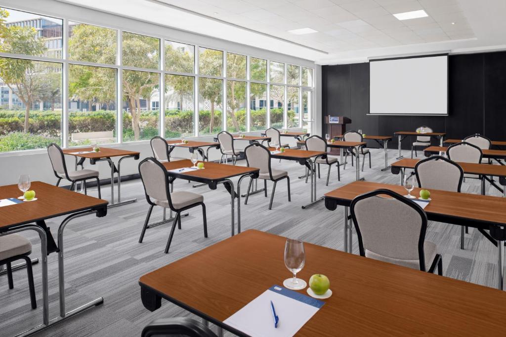 Holiday Inn Express Dubai Internet City by IHG - Resim 25