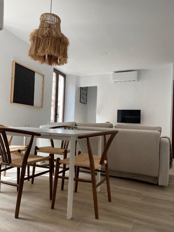 TV a/nebo společenská místnost v ubytování Carmela Apartment.