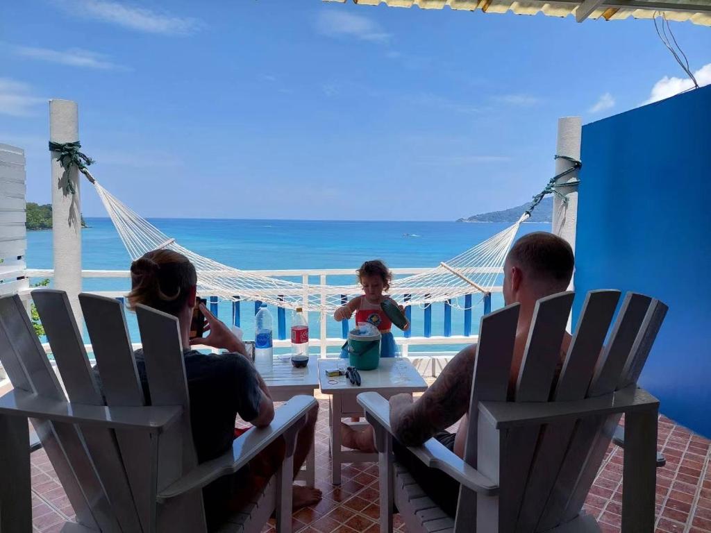 AT SEA Patong - Resim 9