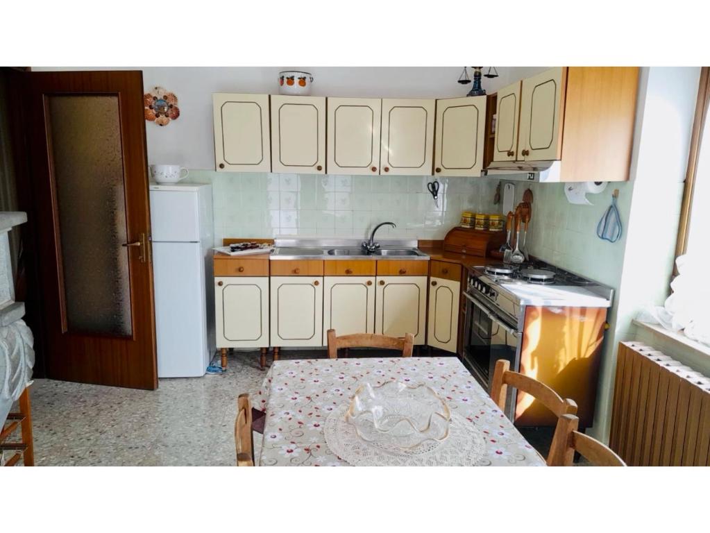 Kuchnia lub aneks kuchenny w obiekcie LE RADICI