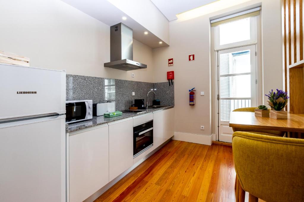 Mouzinho 129 - Medronheiro & Oliveira - 9