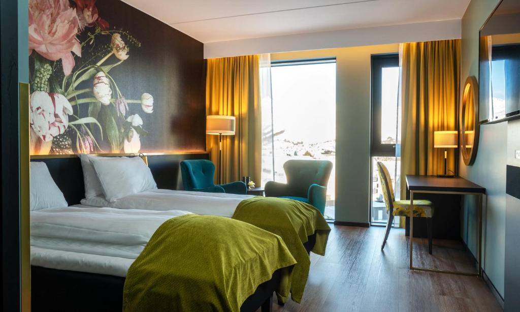 Postel nebo postele na pokoji v ubytování Thon Hotel Svolvær