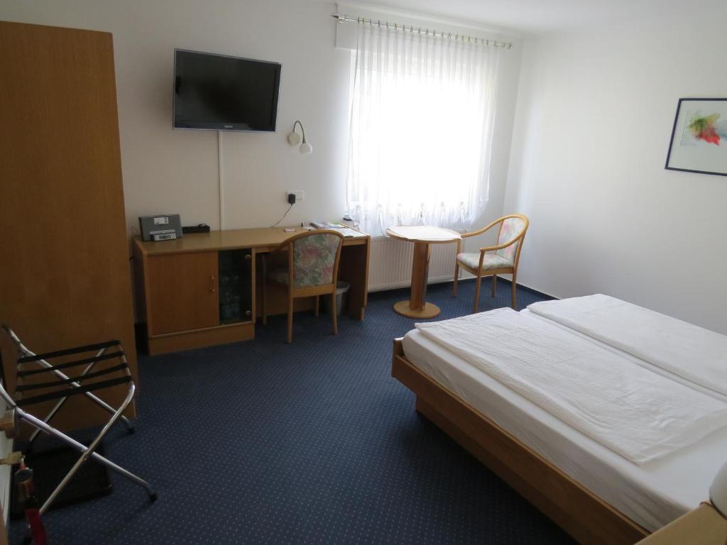 TV a/nebo společenská místnost v ubytování Hotel Retterath am Nürburgring