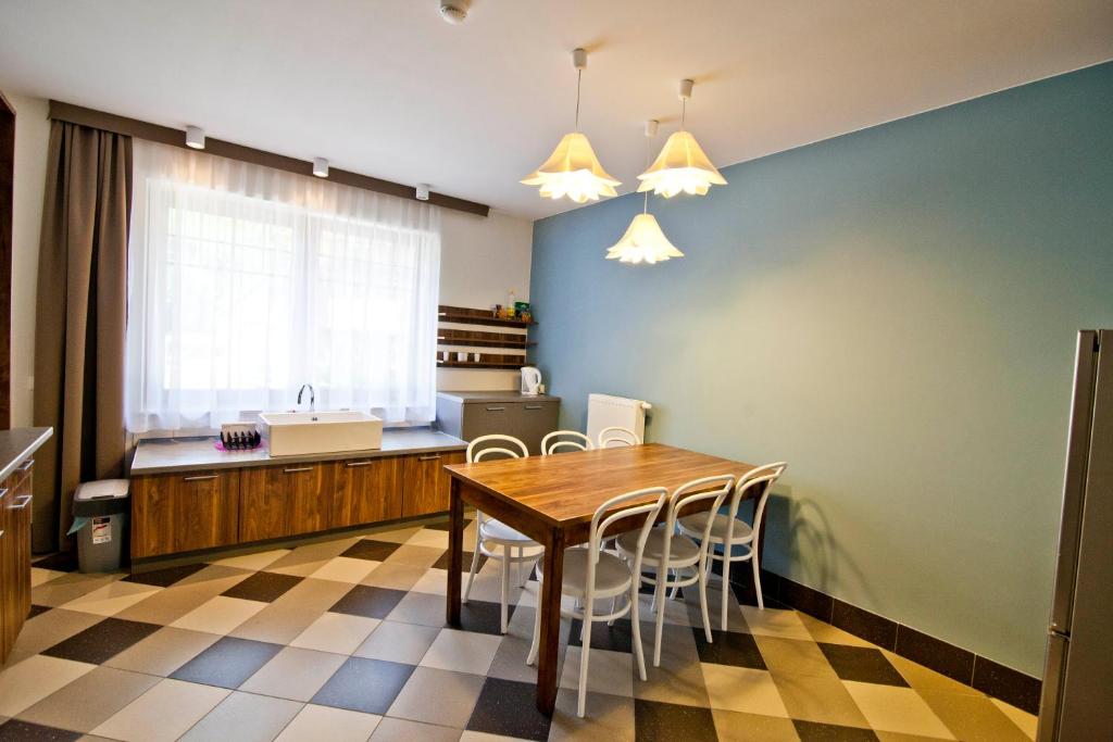 Kuchyňa alebo kuchynka v ubytovaní Hotel Dobry Klimat