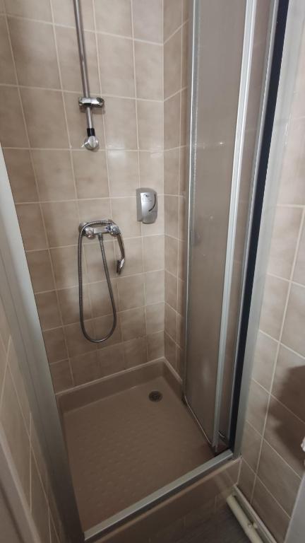 Koupelna v ubytování Hotel Angleterre