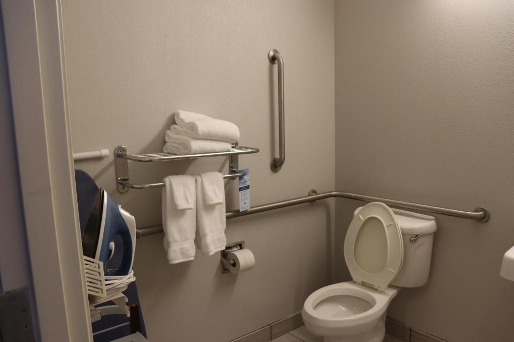 Microtel Inn & Suites by Wyndham Columbus Near Fort Moore - 高级大号房间 - 移动性访问/不吸烟