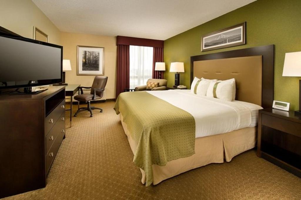 Holiday Inn Portland-Airport I-205, an IHG Hotel - 