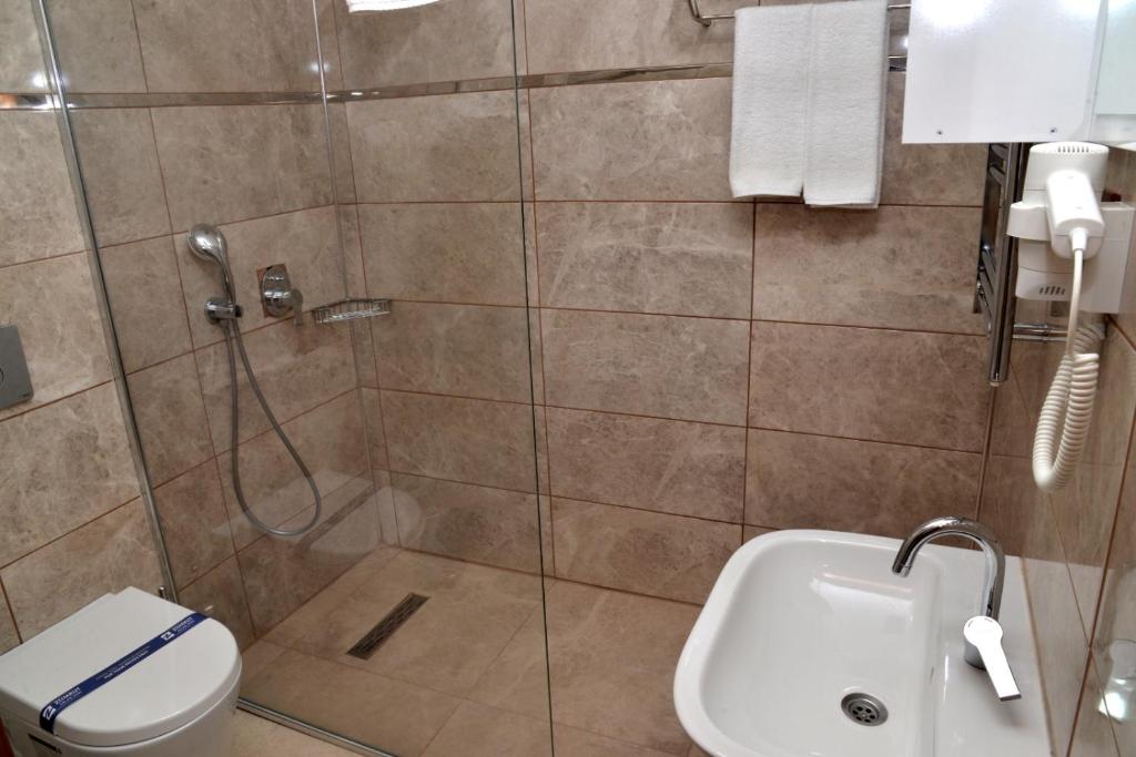 Ванная комната в Zümrüt Palas Otel