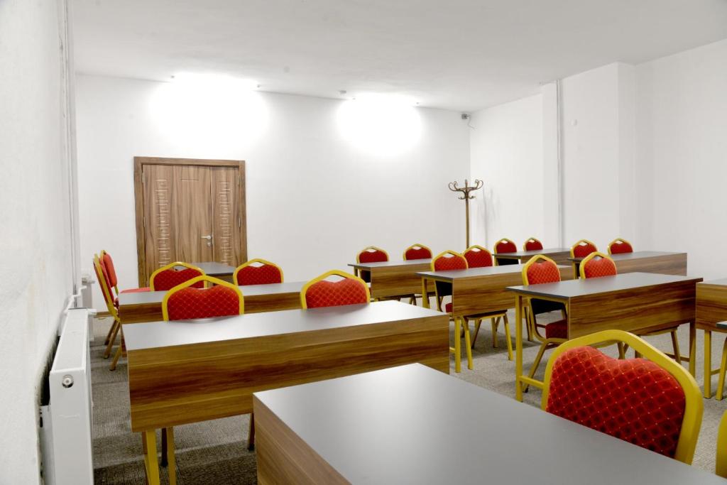 Бизнес-центр и/или конференц-зал в Zümrüt Palas Otel