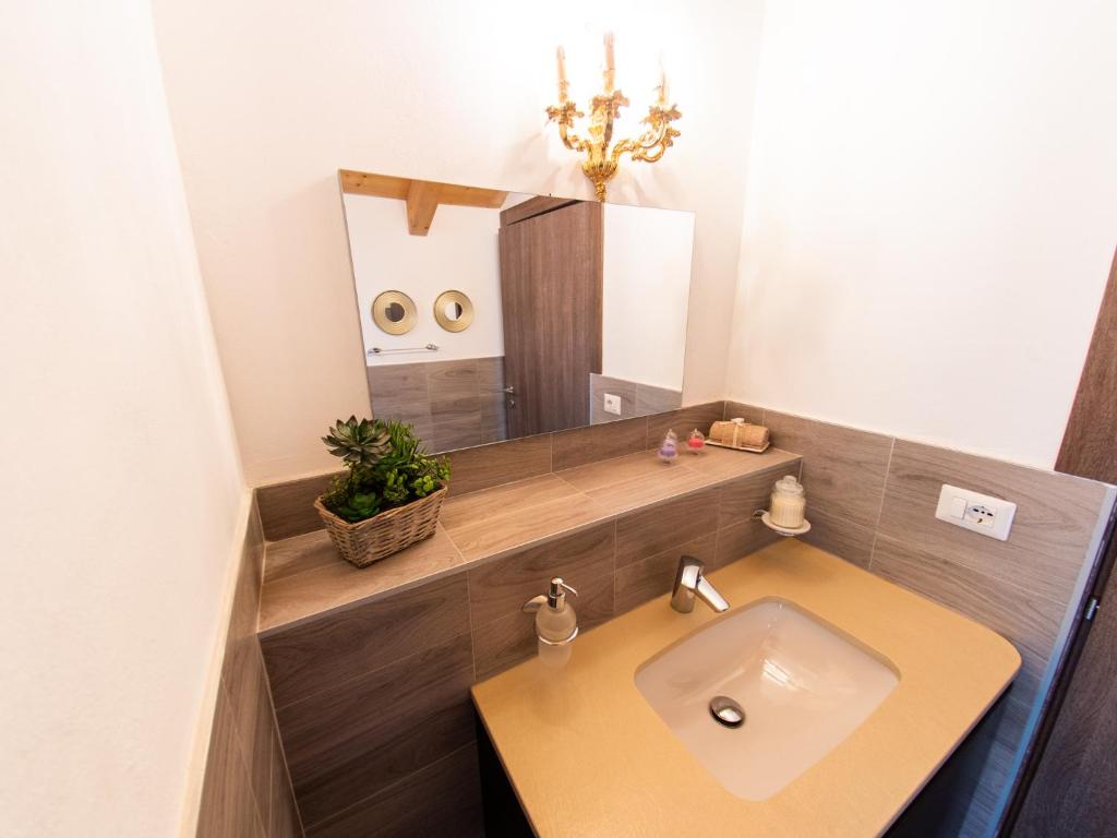 Een badkamer bij VILLA SILVIA-by Home Sitter Como