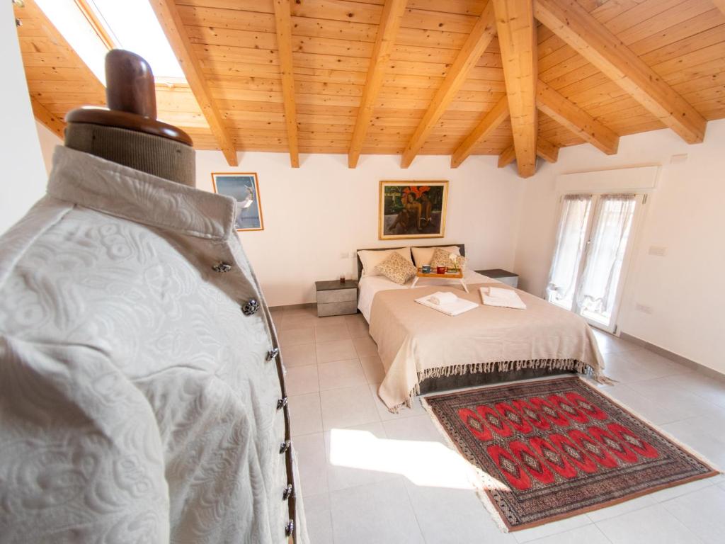 Een bed of bedden in een kamer bij VILLA SILVIA-by Home Sitter Como