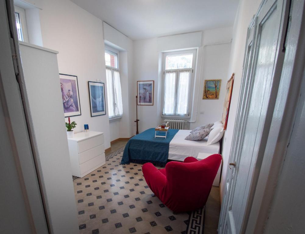Een zitgedeelte bij VILLA SILVIA-by Home Sitter Como