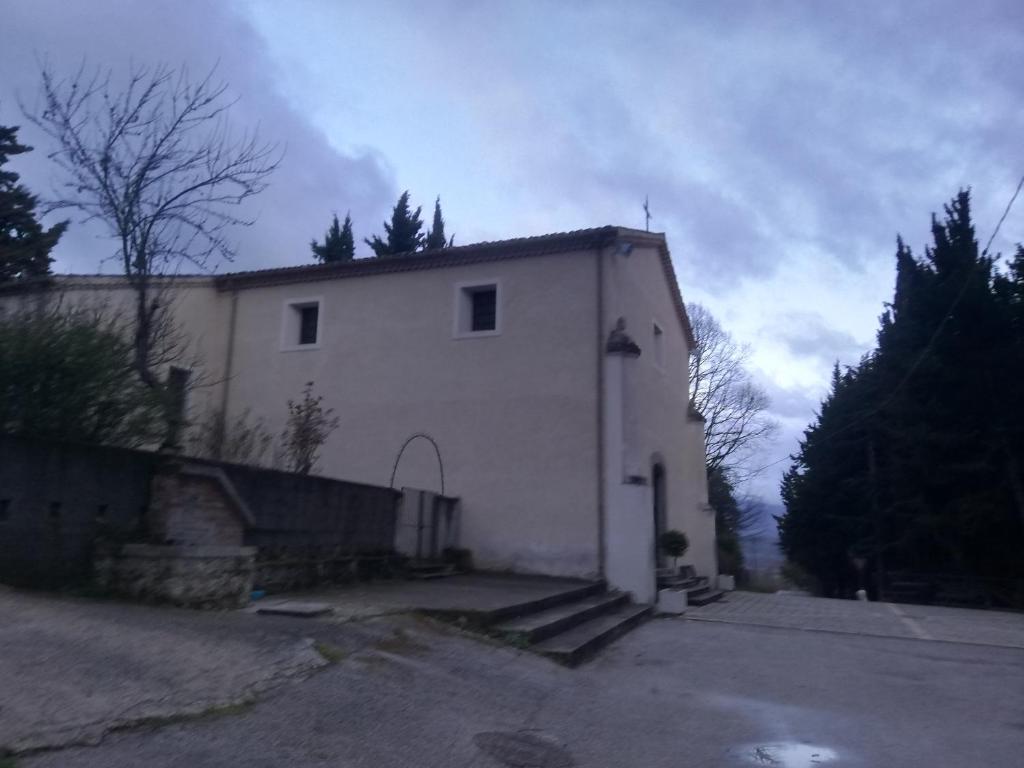 Budova, kde se bed and breakfast nachází