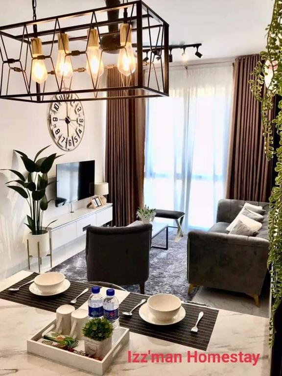 Posezení v ubytování Izz'man Homestay Level 33 Troika Kota Bharu