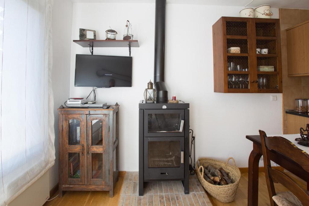 A kitchen or kitchenette at Ca la Manet