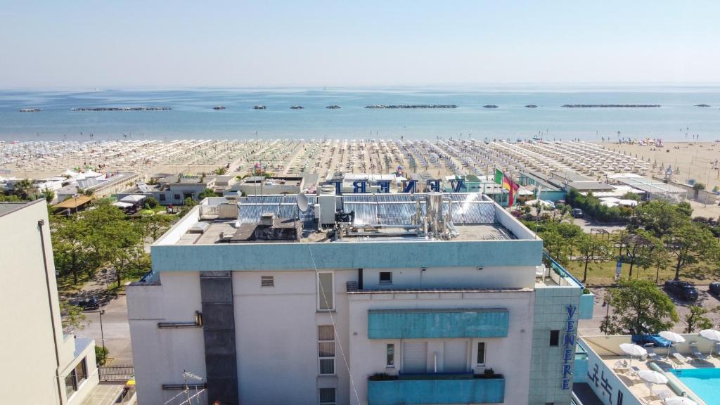 Nespecifikovaný výhled na moře nebo výhled na moře při pohledu z hotelu