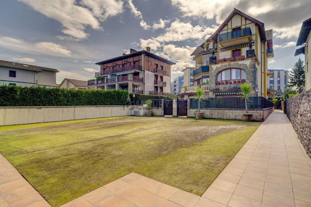 Piso reformado en 1ª línea Hondarribia (ESS02190 ...