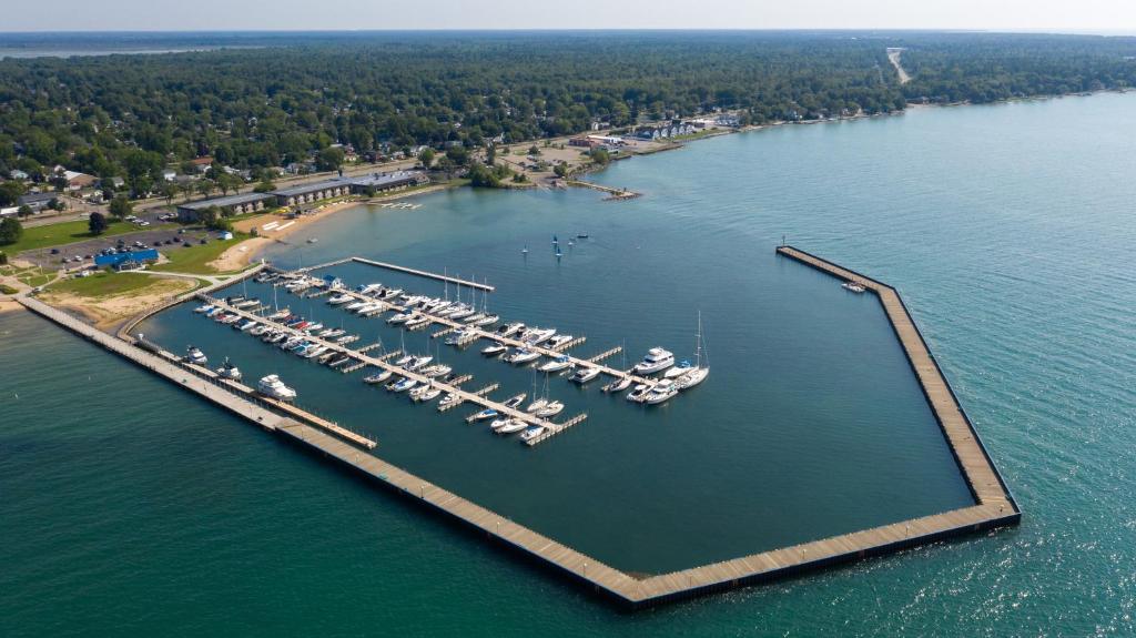 Tawas Bay Beach Resort & Conference Center photo