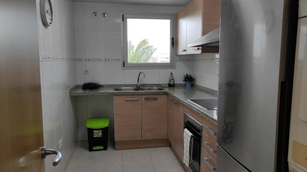 Kuchyňa alebo kuchynka v ubytovaní Alquiler Vacacional Salou W&S