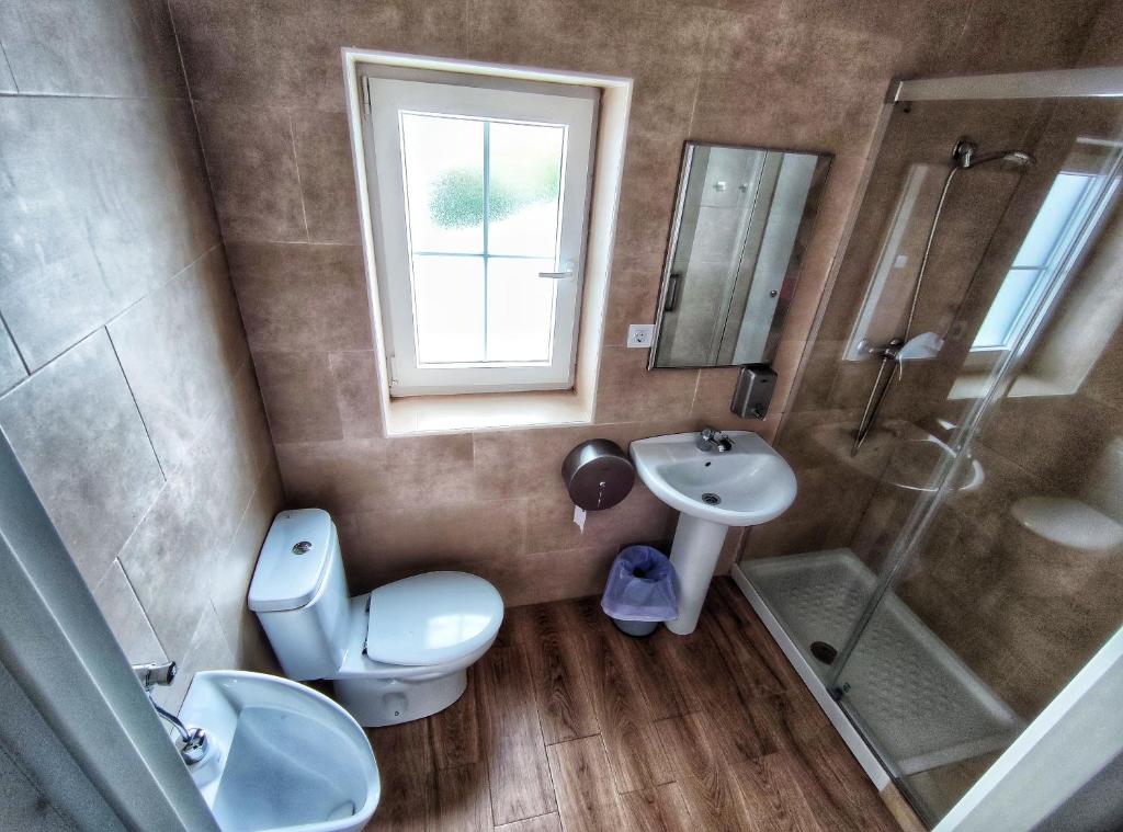 Koupelna v ubytování Albergue de Santullán