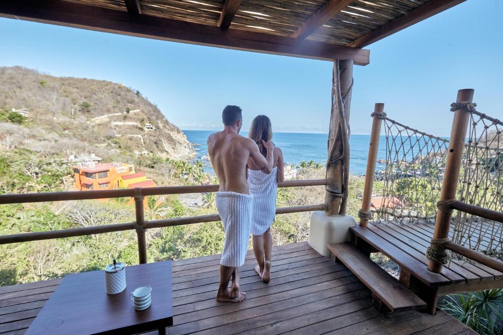 Playa Estacahuite的住宿－Casa Roni - 5 Bedroom Luxury Villa with Ocean View，相簿中的一張相片