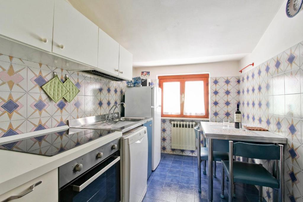 Kuchyňa alebo kuchynka v ubytovaní Villa Marchionni