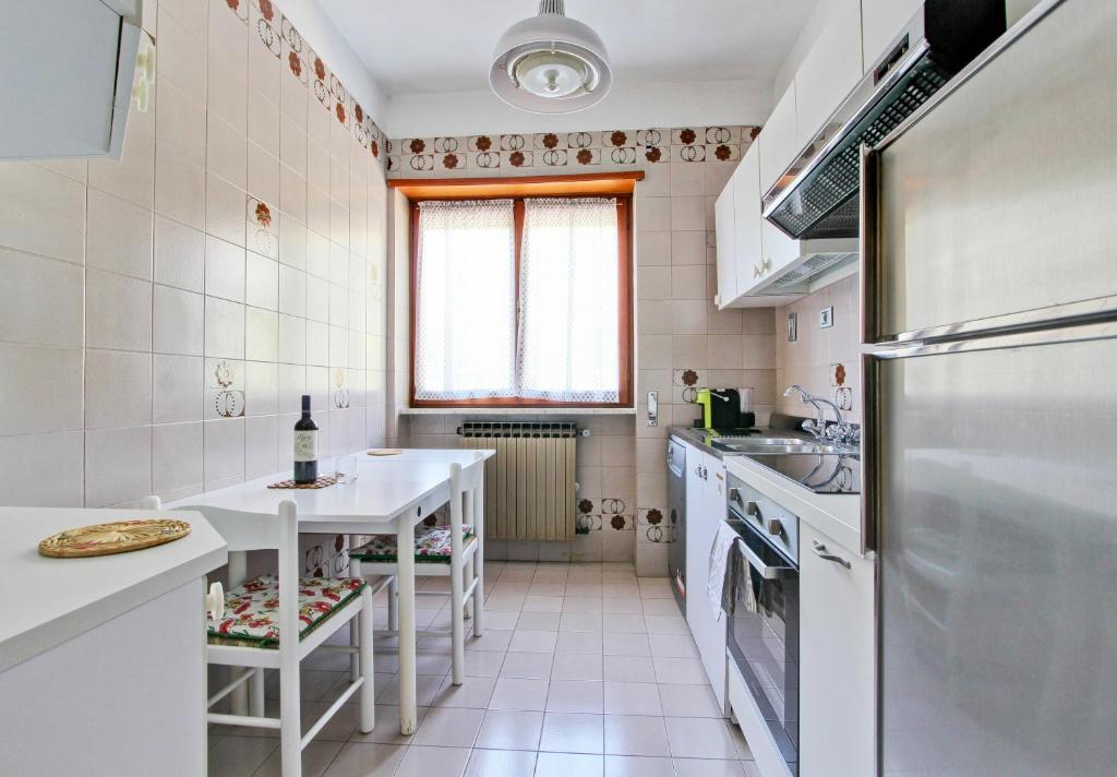 Kuchyňa alebo kuchynka v ubytovaní Villa Marchionni