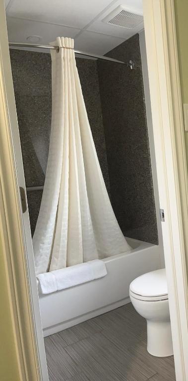 Ванная комната в Budget Inn