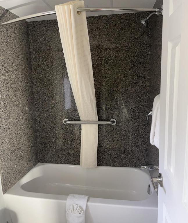 Ванная комната в Budget Inn