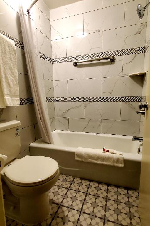 Triplodge of Santa Clarita - King Room - Niet -roken