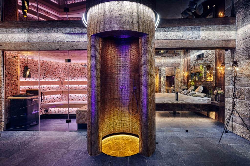 Kép RESORT KOVÁRNA - Frýdštejn - stylové ubytování, luxusní wellness, zážitková restaurace szállásáról Hodkovice nad Mohelkouban a galériában