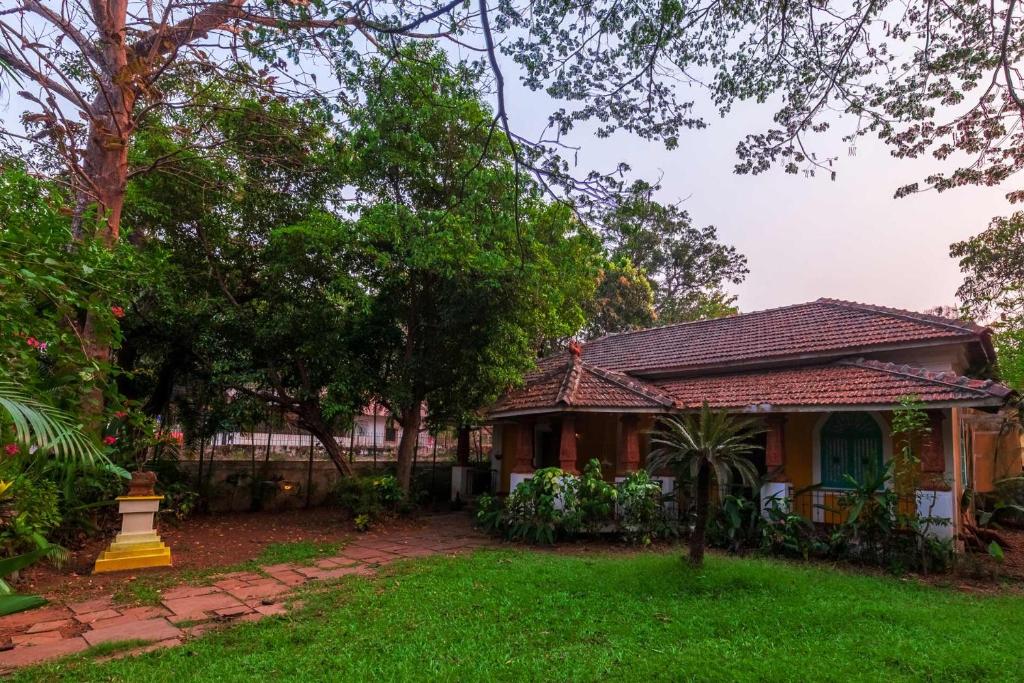 Zahrada ubytování StayVista at Terra Rosa - Pet Friendly Villa