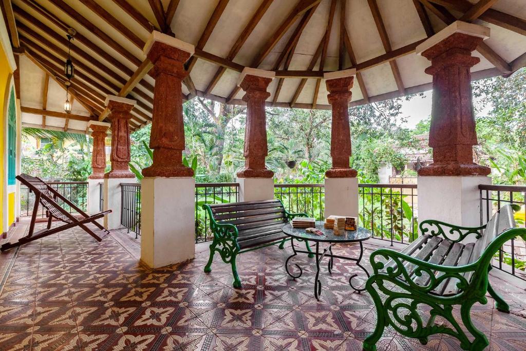 Balkón nebo terasa v ubytování StayVista at Terra Rosa - Pet Friendly Villa