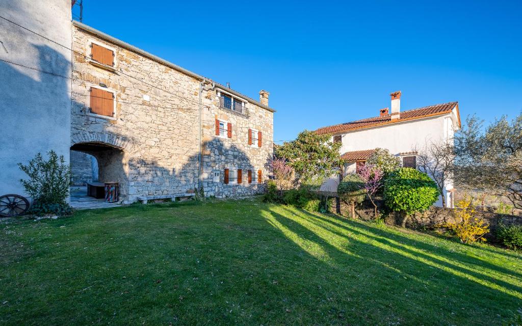 Κήπος έξω από το Holiday Home Mia&Emi