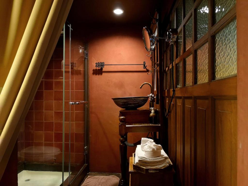 Old Capital Bike Inn - SHA Certified - 11